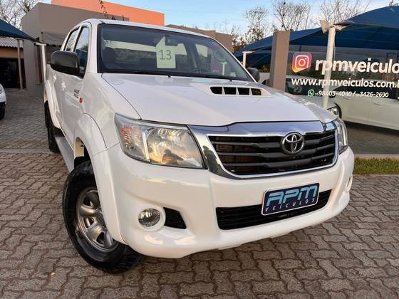 TOYOTA HILUX 3.0 SR 4X4 CD 16V TURBO INTERCOOLER DIESEL 4P AUTOMÁTICO TOYOTA HILUX 3.0 SR 4X4 CD 16V TURBO INTERCOOLER DIESEL 4P AUTOMÁTICO